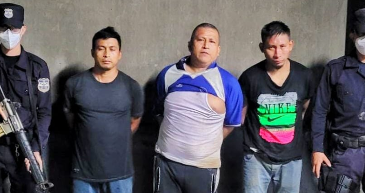 PNC captura a tres sujetos por múltiples delitos en Huizúcar, La Libertad