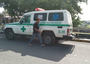 Hombre se quita la vida al lanzarse de un puente en San Miguelito, San Salvador