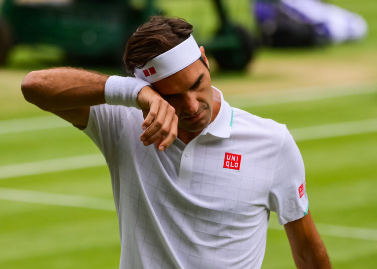 Roger Federer generó incertidumbre sobre su futuro en el tenis debido a lesión en una rodilla