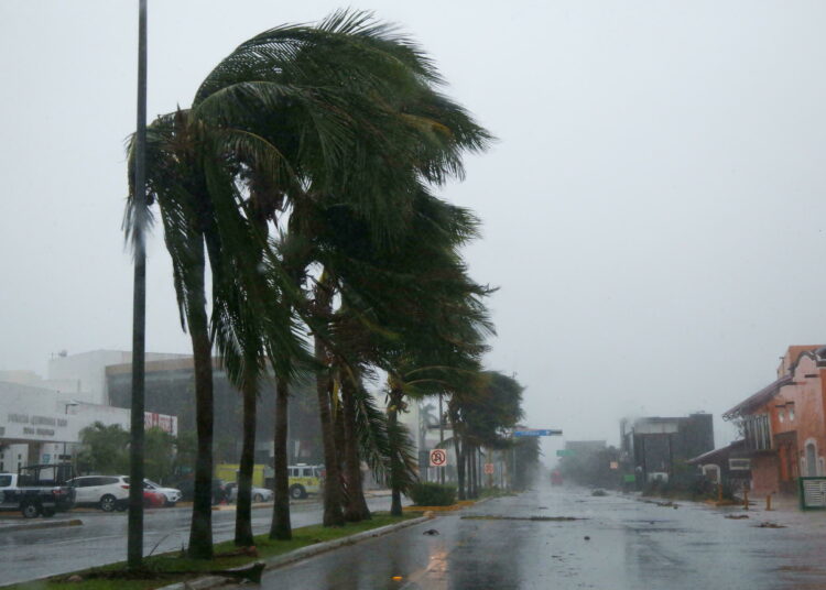 Grace se fortalece y va rumbo a la costa continental mexicana