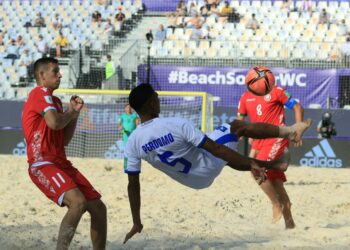 Jugadores de la selecta de playa inconformes con el arbitraje