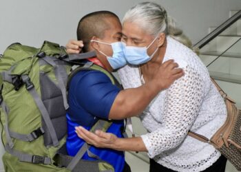 El medallista paralímpico Herbert Aceituno regresa a El Salvador