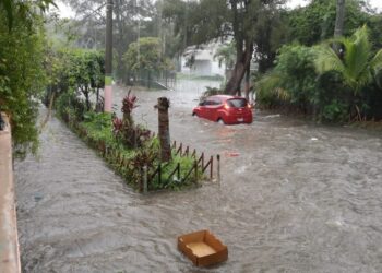 MARN emite advertencia de riesgo de inundaciones urbanas y deslizamientos en San Salvador, Santa Ana y Sonsonate
