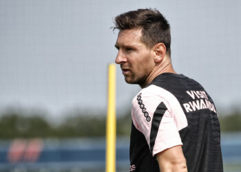 Pochettino dejó a Messi fuera de los convocados, se atrasa el debut en el PSG