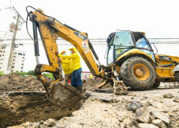 MOP realiza trabajos para eliminar cárcava en bulevar El Hipódromo, San Salvador