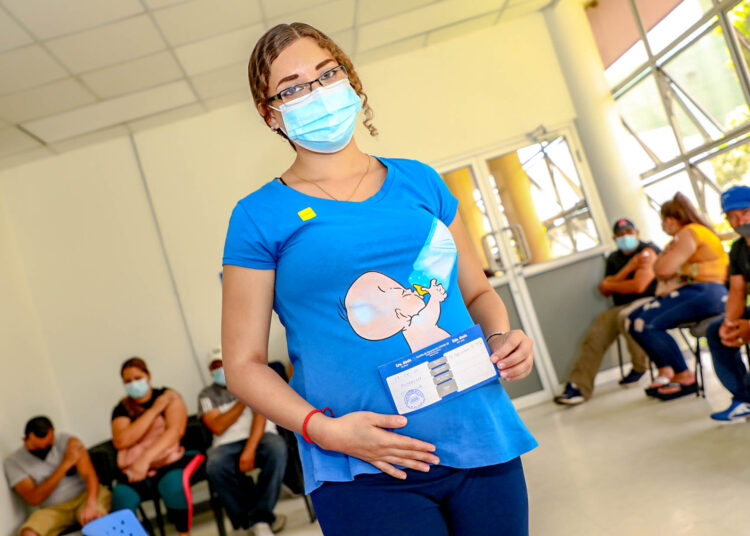 Ministerio de Salud continúa proceso de vacunación contra covid-19 a mujeres embarazadas