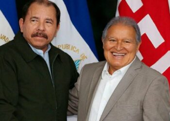 Daniel Ortega quita la nacionalidad nicaragüense a opositores mientras se la entrega a prófugos por corrupción