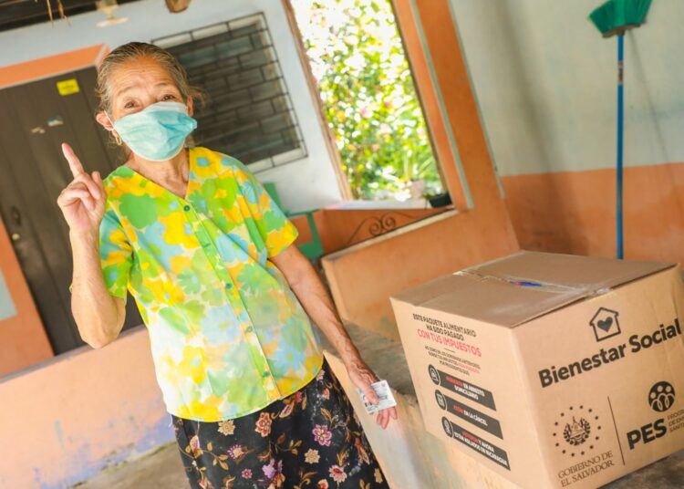 Gobierno entrega paquetes alimentarios en Olocuilta