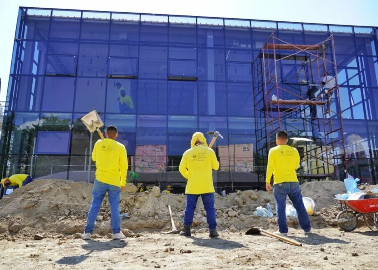 Privados de libertad trabajan en la construcción de CUBO