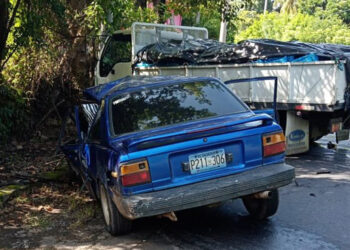 Grave accidente deja una persona fallecida y otra lesionada en carretera a San Vicente