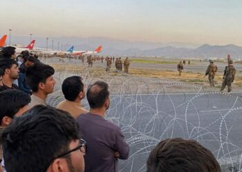 Francia y Reino Unido apoyan crear una zona protegida en Kabul