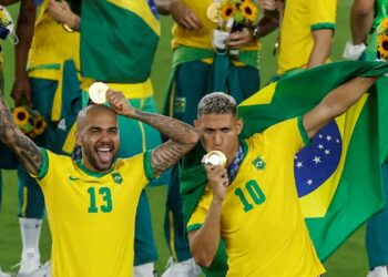 Comité de Brasil repudia a su selección de fútbol por usar uniformes Nike y no el olímpico en ceremonia de entrega de medallas en Tokio 2020