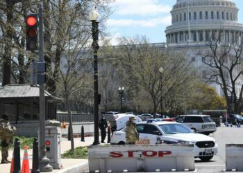 La Policía desaloja un edificio de oficinas cerca del Capitolio de EE.UU. por un vehículo sospechoso que estaría cargado con explosivos