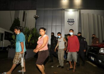 PNC y FGR realizan amplio operativo capturando peligrosos terroristas en Santa Ana