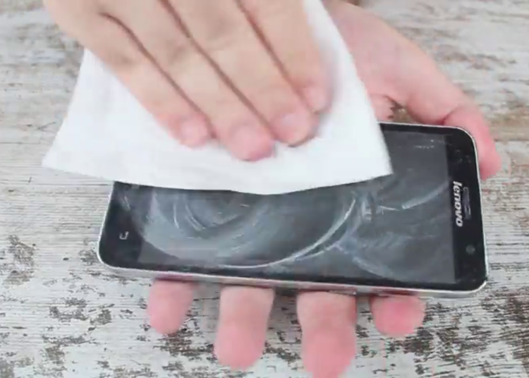 Aprenda cómo disimular un rayón en la pantalla del celular o tablet