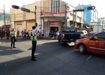 Estas son las rutas del transporte público que cambiarán recorrido a partir del lunes en el Centro Histórico de S.S.