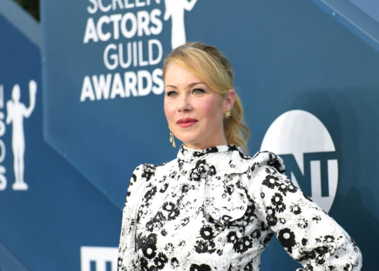 Christina Applegate reveló que padece esclerosis múltiple