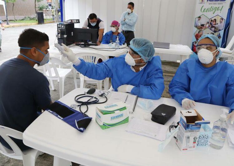 Ecuador registró 571 nuevos casos de Covid-19 y se acerca a los 500.000 infectados