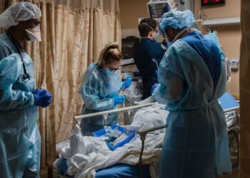 Las hospitalizaciones por Covid-19 alcanzan récords entre los menores de 50 años en EE.UU., principalmente entre los no vacunados