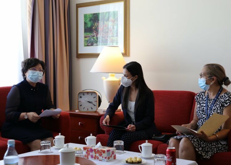 Embajada de China entrega becas a jóvenes salvadoreños para realizar sus estudios superiores