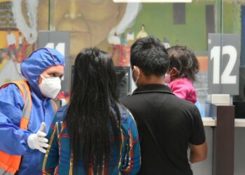 EE. UU. deporta a Guatemala a más de cien personas en cinco días