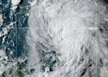 «Ida» se fortalece hasta alcanzar la condición de huracán y se acerca a Cuba