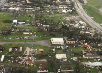 «Ida» dejó una estela de devastación tras su paso por Luisiana y Misisipi