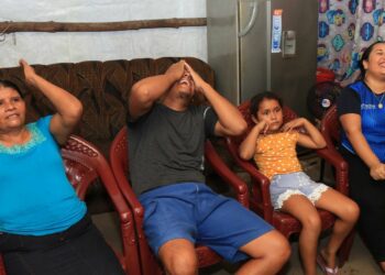 Así vivieron las familias de Erick Nájera, Frank Velásquez y Heber Ramos el partido de la Selecta de Playa contra Brasil