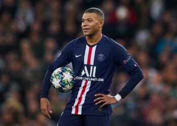 El dueño del PSG a Kylian Mbappé: «No hay duda, Mbappé se quedará, no tiene excusas»