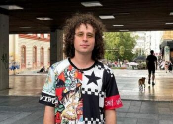 (VIDEO) Luisito Comunica se desmaya frente a sus seguidores