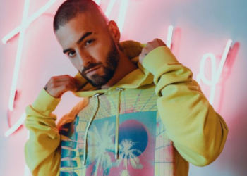 (VIDEO) Maluma se da tremendo golpe al bailar