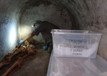 Hallan una misteriosa tumba con un cadáver momificado en las ruinas de Pompeya