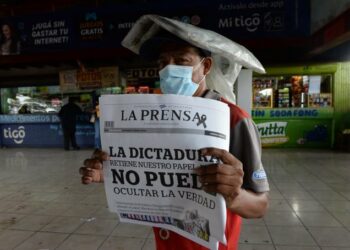 Nicaragua se queda sin periódicos impresos debido a que el gobierno mantiene retenidas toneladas de papel e insumos al diario ‘La Prensa’