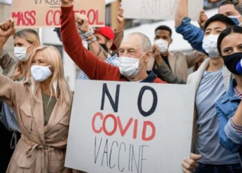 Expertos alertan que cada persona no vacunada puede generar una nueva variante más peligrosa del coronavirus