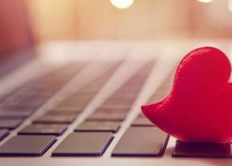 Un joven chino consigue novia en línea y lo estafan durante 3 años