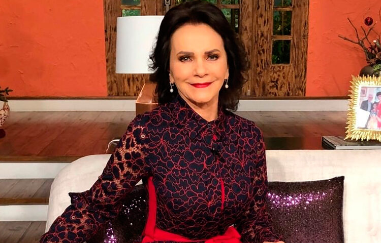 Pati Chapoy criticó estrategia de vacunación en México y usuarios arremetieron contra ella