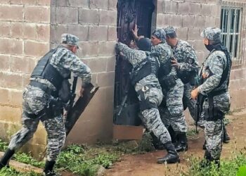 27 personas estaban privadas de libertad y sin alimentos en una casa en Chalatenango cumpliendo una «penitencia» religiosa