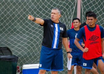 El DT de la selección de fútbol playa Rudis Gallo dijo que será un honor jugar con Brasil