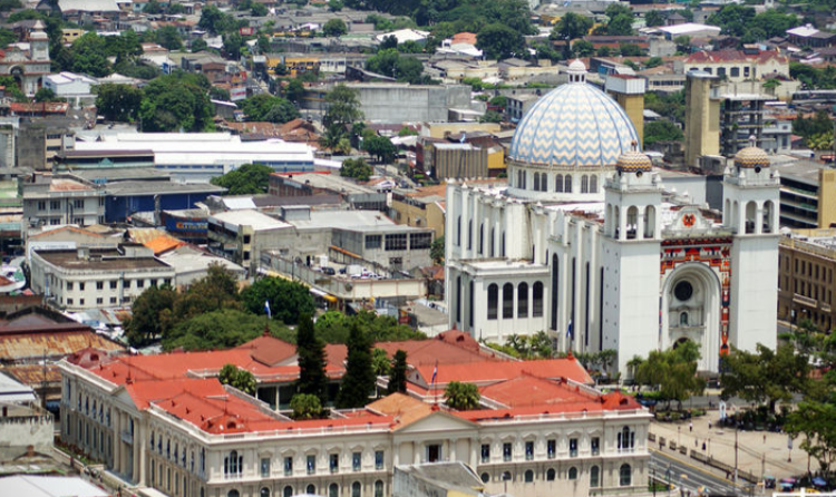 FORBES: Salvadoreños aseguran que el país va por buen rumbo