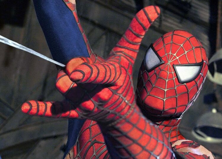 (VIDEO) Un ingeniero crea un lanzador de ‘telaraña’ que permite columpiarse a lo Spider-Man