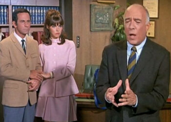 El trágico final de Edward Platt, el Jefe de El Superagente 86