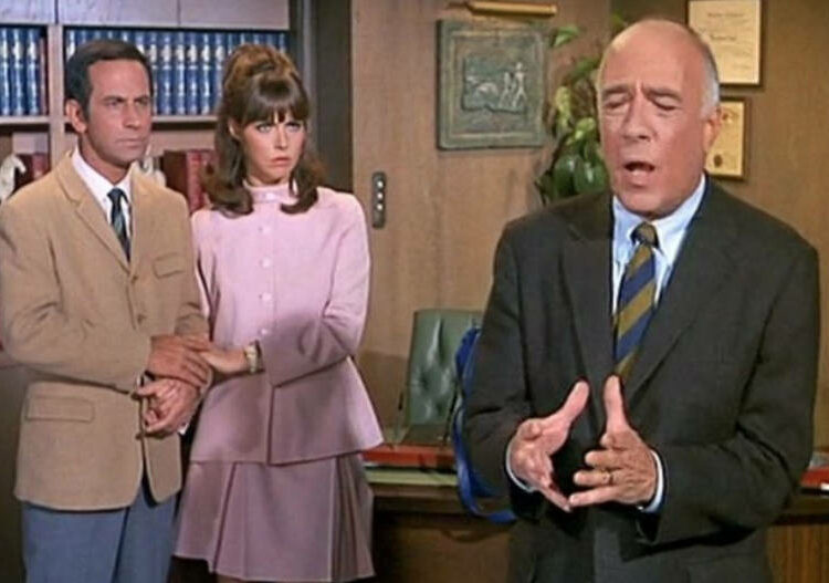 El trágico final de Edward Platt, el Jefe de El Superagente 86