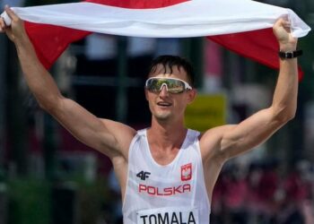 Un atleta polaco ganó la medalla de oro en la competencia de marcha 50 kilómetros en los Juegos Olímpicos