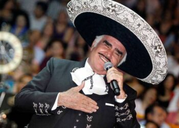 Vicente Fernández se encuentra “grave, pero estable” tras sufrir una caída