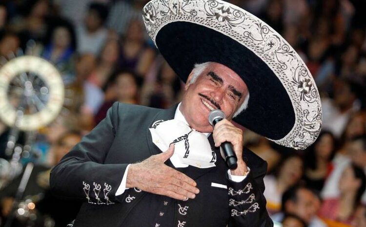 Vicente Fernández se encuentra “grave, pero estable” tras sufrir una caída