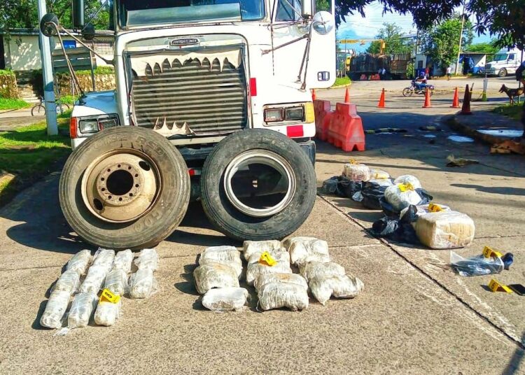 Capturan a guatemalteco que intentaba ingresar al país con 100 libras de marihuana
