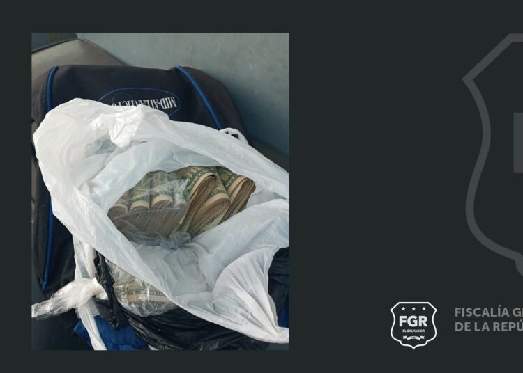 Capturan a dos lancheros del Golfo de Fonseca que transportaban $11,000 en efectivo