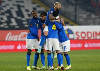 Brasil sigue impecable tras victoria 1-0 en Chile