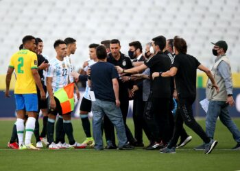 El partido entre Brasil y Argentina por las eliminatorias de Qatar202 quedó suspendido por las autoridades sanitarias