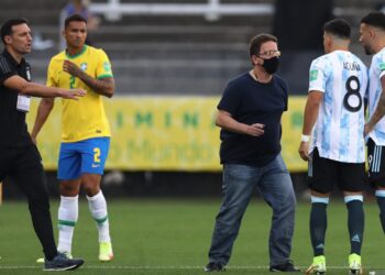 El comunicado oficial de Conmebol luego de la escandalosa suspensión del partido entre Brasil y Argentina